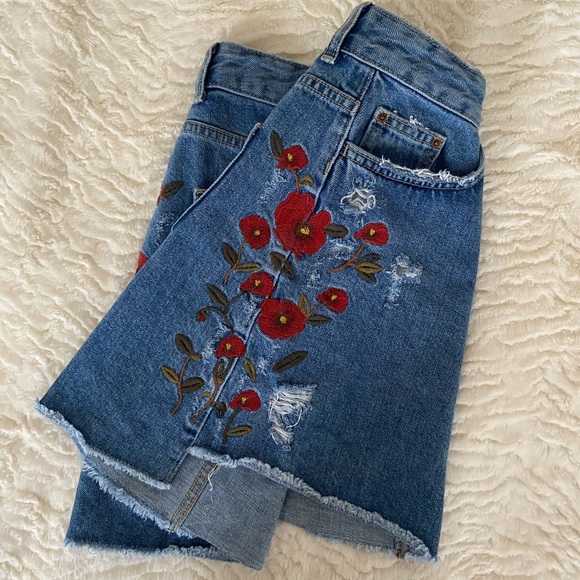 ZARA Denim Floral Embroidered Jean Mini Skirt Size XS - Picture 4 of 9